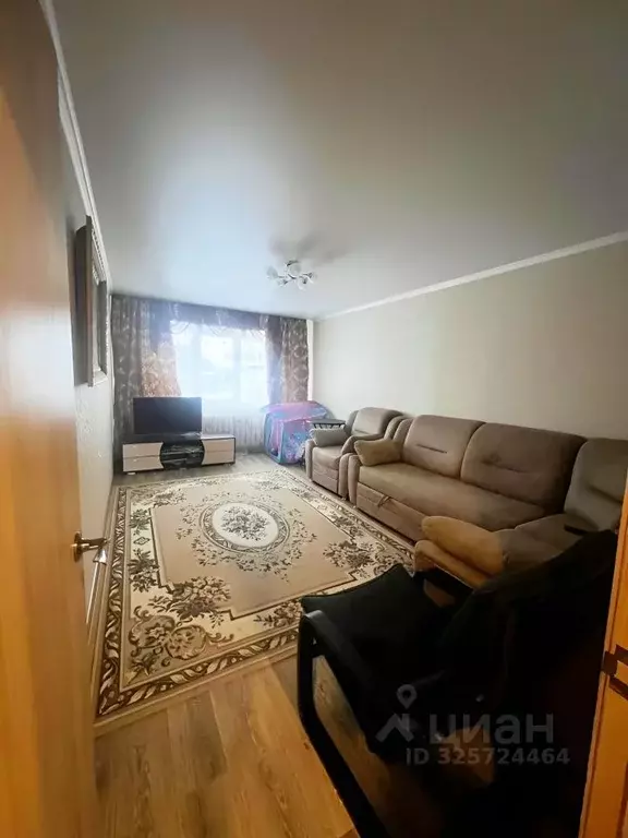 Дом в Омская область, Любинский район, с. Любино-Малороссы Школьная ... - Фото 1