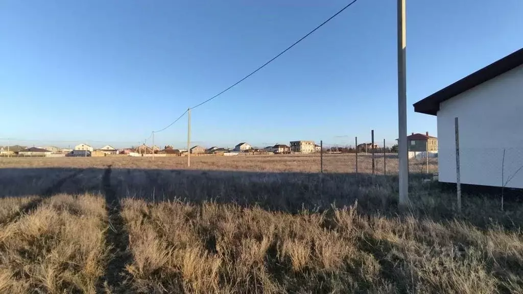Участок в Крым, Сакский район, с. Молочное ул. Пионерская (6.7 сот.) - Фото 1