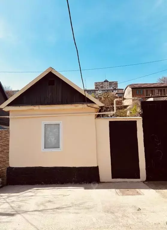 Дом в Дагестан, Махачкала ул. Чаринова, 25 (60 м) - Фото 1