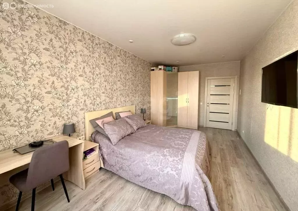3-комнатная квартира: Пермь, улица Сакко и Ванцетти, 111 (82.3 м) - Фото 1