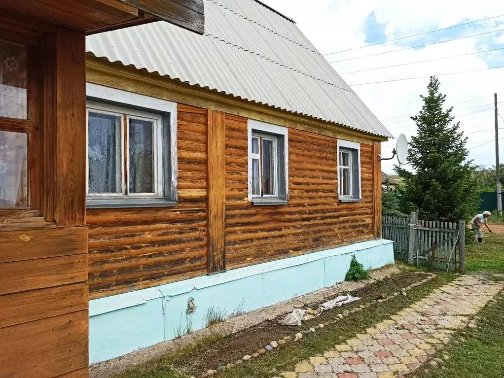 Дом в Оренбургская область, Тюльганский район, Троицкий сельсовет, с. ... - Фото 1