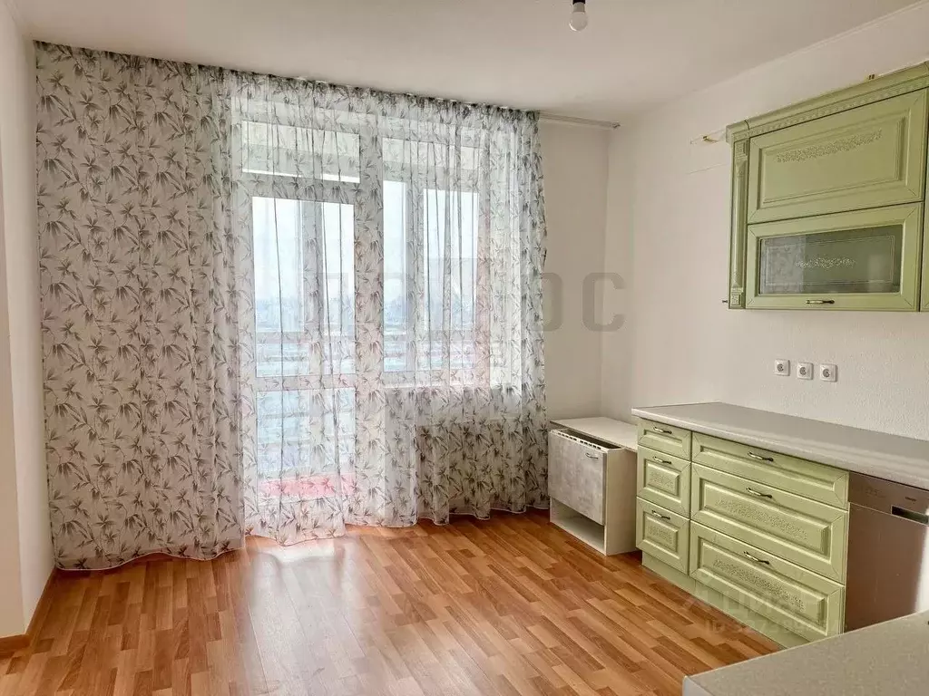 2-к кв. Свердловская область, Екатеринбург ул. Уральская, 75 (69.0 м) - Фото 1