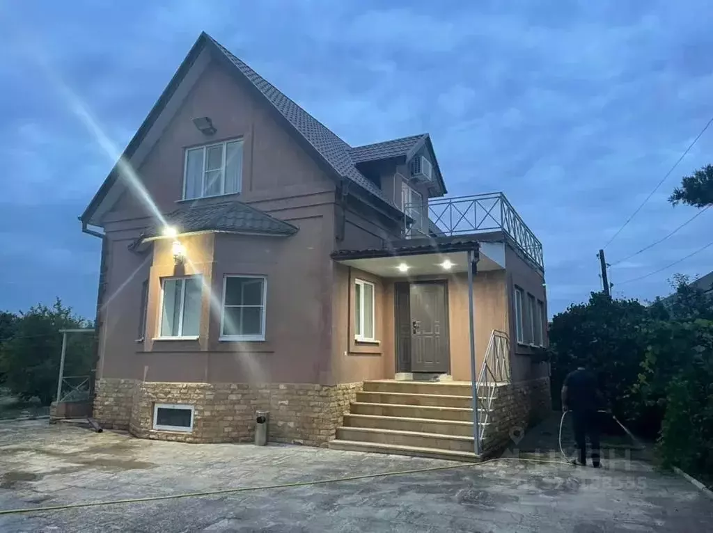 Дом в Дагестан, Дербент ул. Батманова, 17 (150 м) - Фото 1