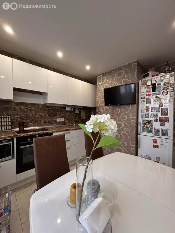 2-комнатная квартира: Киров, Чистопрудненская улица, 12 (57.5 м) - Фото 1