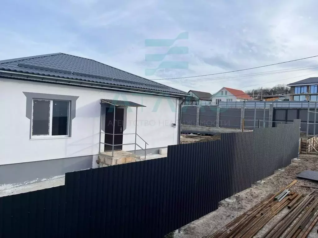 Дом в Крым, Симферопольский район, Добровское с/пос, с. Краснолесье ... - Фото 1