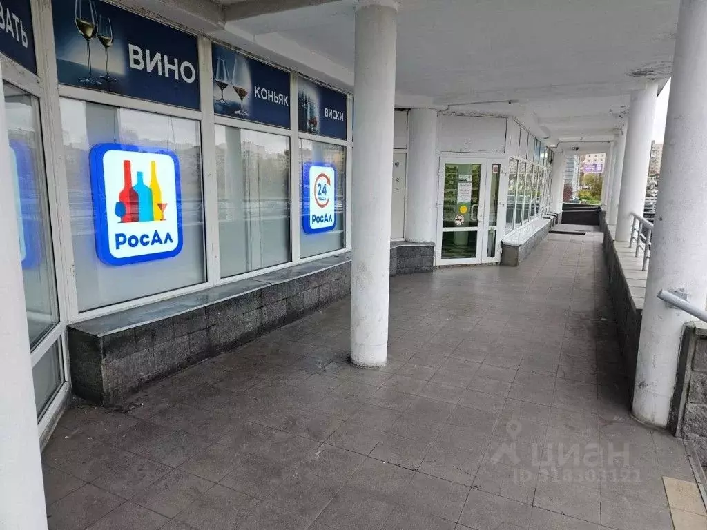 Торговая площадь в Санкт-Петербург ул. Маршала Захарова, 18к1 (185 м) - Фото 1