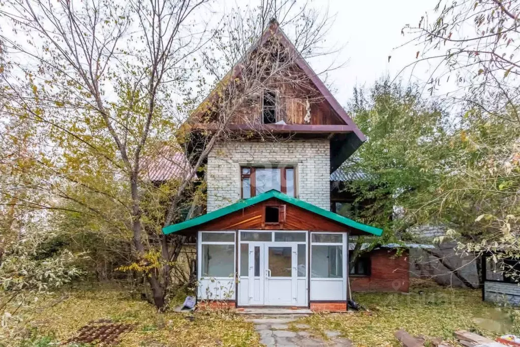 Дом в Тюменская область, Тюмень ул. Лизы Чайкиной (200 м) - Фото 1