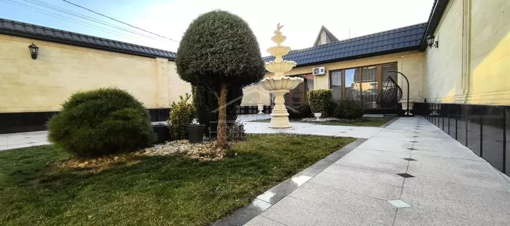 Дом в Кабардино-Балкария, Нальчик ул. Иллазарова, 40 (238 м) - Фото 1