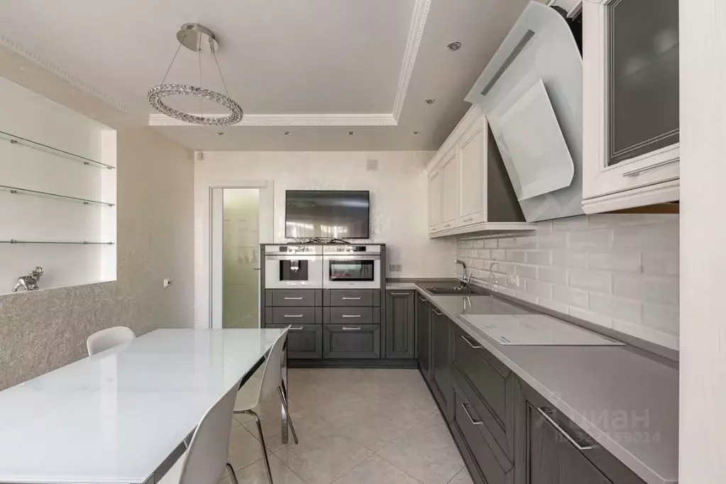 2-к кв. Санкт-Петербург Варшавская ул., 6к1 (71.0 м) - Фото 0