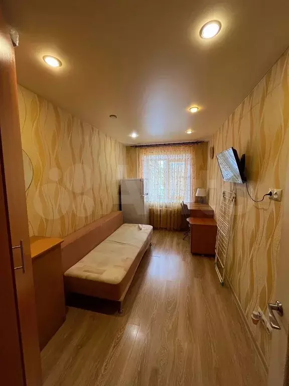 Комната 15 м в 3-к., 2/5 эт. - Фото 1