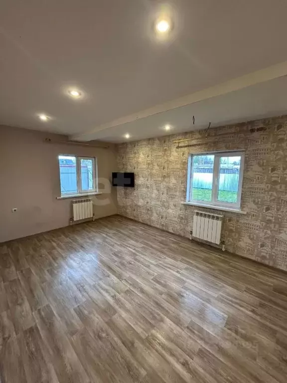 Дом в Вологодская область, пос. Дубровское ул. Молодежная, 3 (218 м) - Фото 1