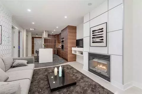 Newly Renovated 2 Bedroom Suite in Burnaby - Фото 0