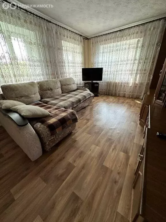 3-комнатная квартира: Грибское, Центральная улица, 11 (50 м) - Фото 1