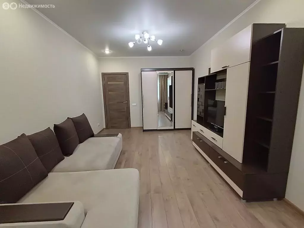 2-комнатная квартира: Челябинск, улица 40-летия Победы, 52 (60.9 м) - Фото 1