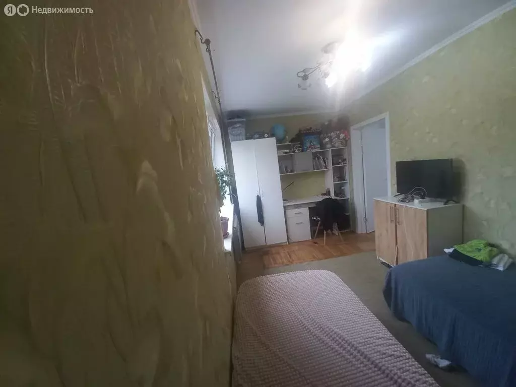 3-комнатная квартира: посёлок городского типа Яблоновский, улица ... - Фото 2
