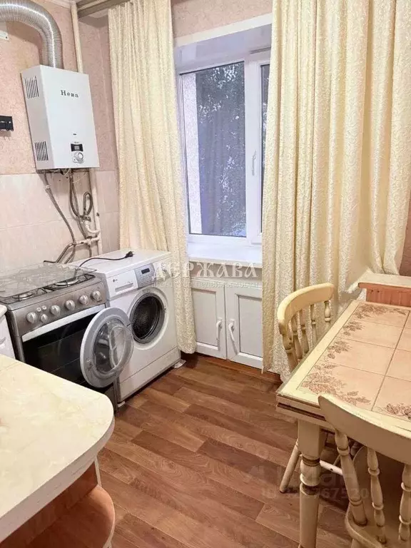 2-к кв. Белгородская область, Старый Оскол ул. Ленина, 77 (43.0 м) - Фото 1