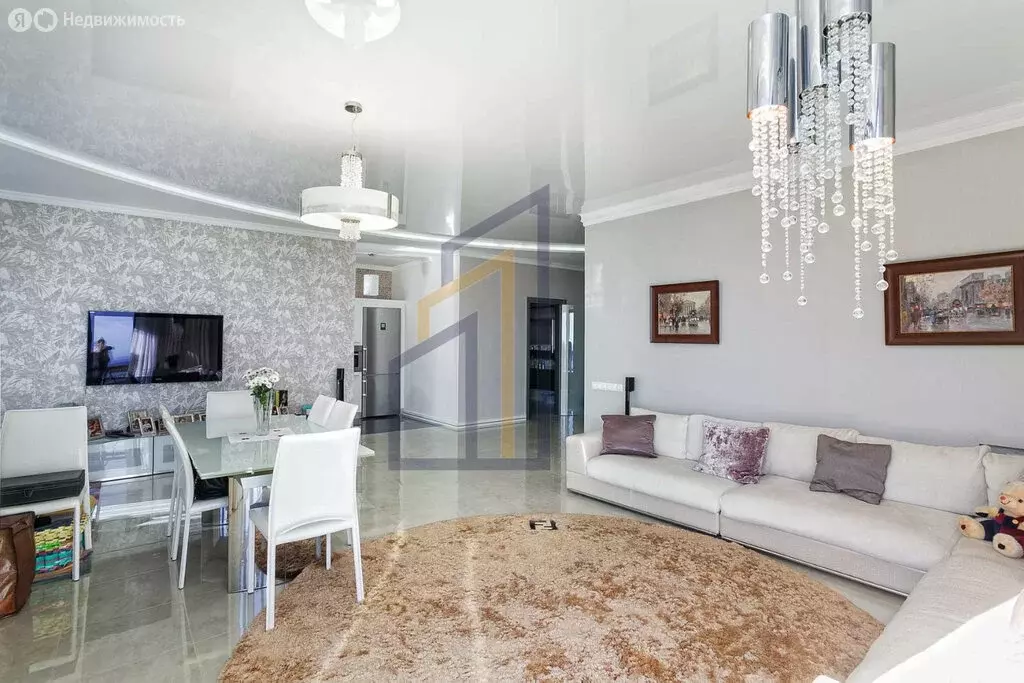 3-комнатная квартира: Курпаты, Алупкинское шоссе, 12В (175 м) - Фото 2