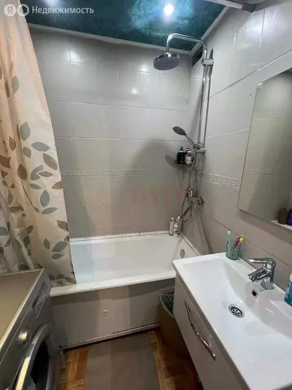3-комнатная квартира: Старый Оскол, микрорайон Жукова, 47 (65 м) - Фото 0