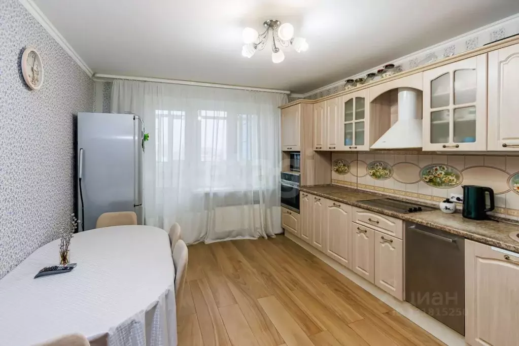 3-к кв. Тюменская область, Тюмень Кремлевская ул., 85к1 (90.0 м) - Фото 0