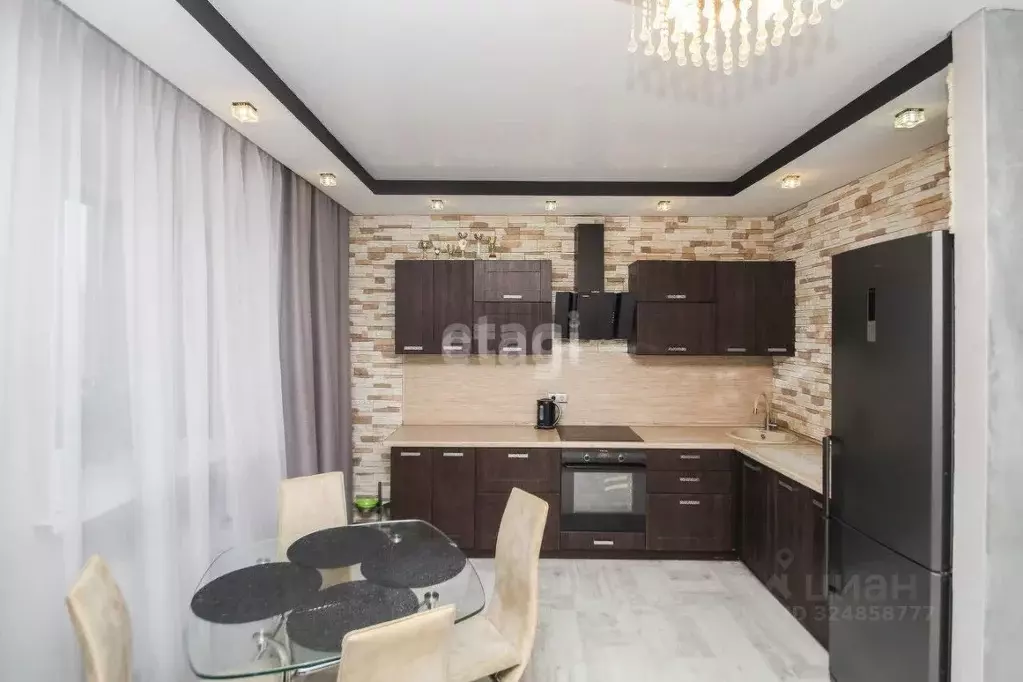 3-к кв. Тюменская область, Тюмень ул. Газовиков, 33 (70.3 м) - Фото 1