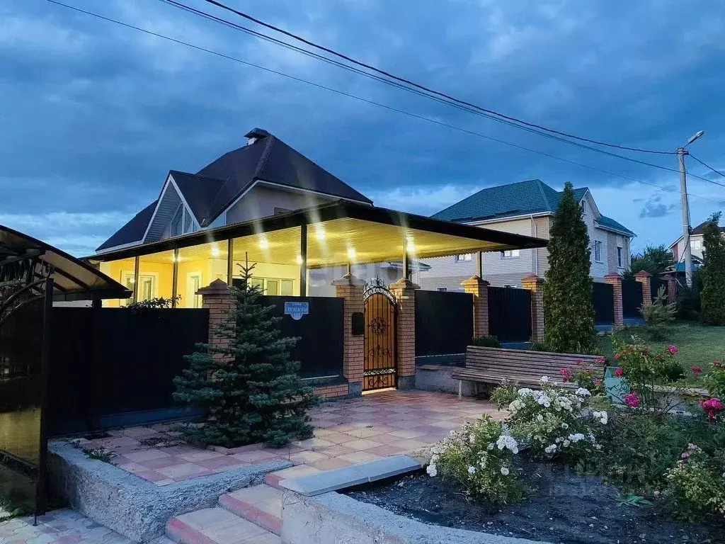 Дом в Белгородская область, Старый Оскол ул. Сергиевская, 102 (180 м) - Фото 0