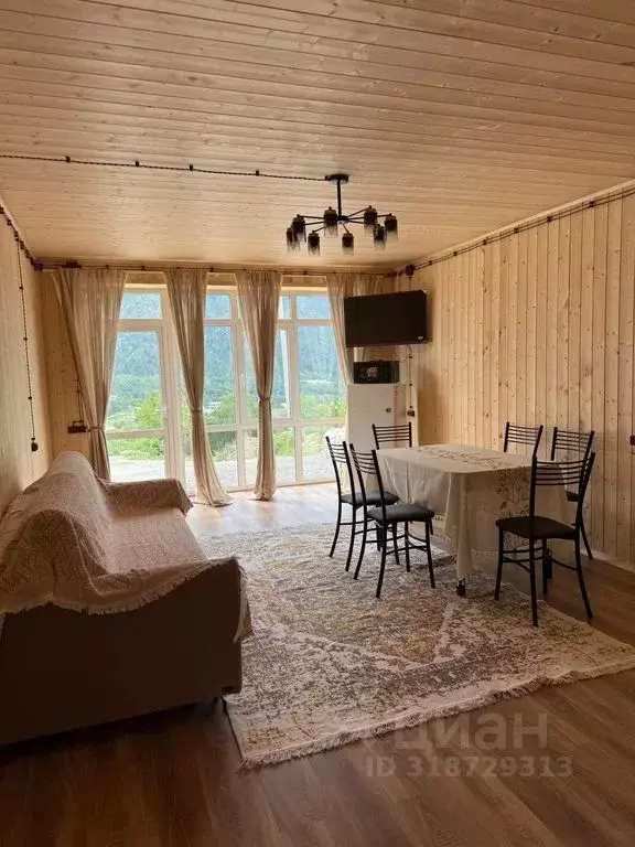 Дом в Карачаево-Черкесия, Теберда Карачаевский городской округ, ул. ... - Фото 1