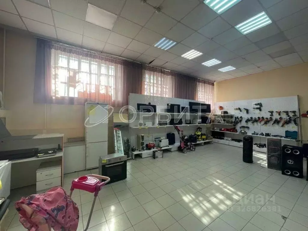 Помещение свободного назначения в Тюменская область, Тюмень ул. ... - Фото 1