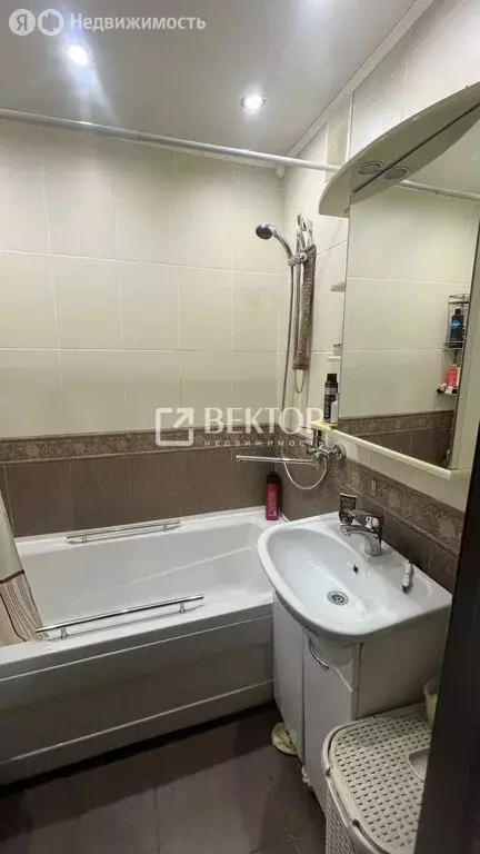 1-комнатная квартира: Ярославль, улица Ньютона, 16к2 (37.8 м) - Фото 1