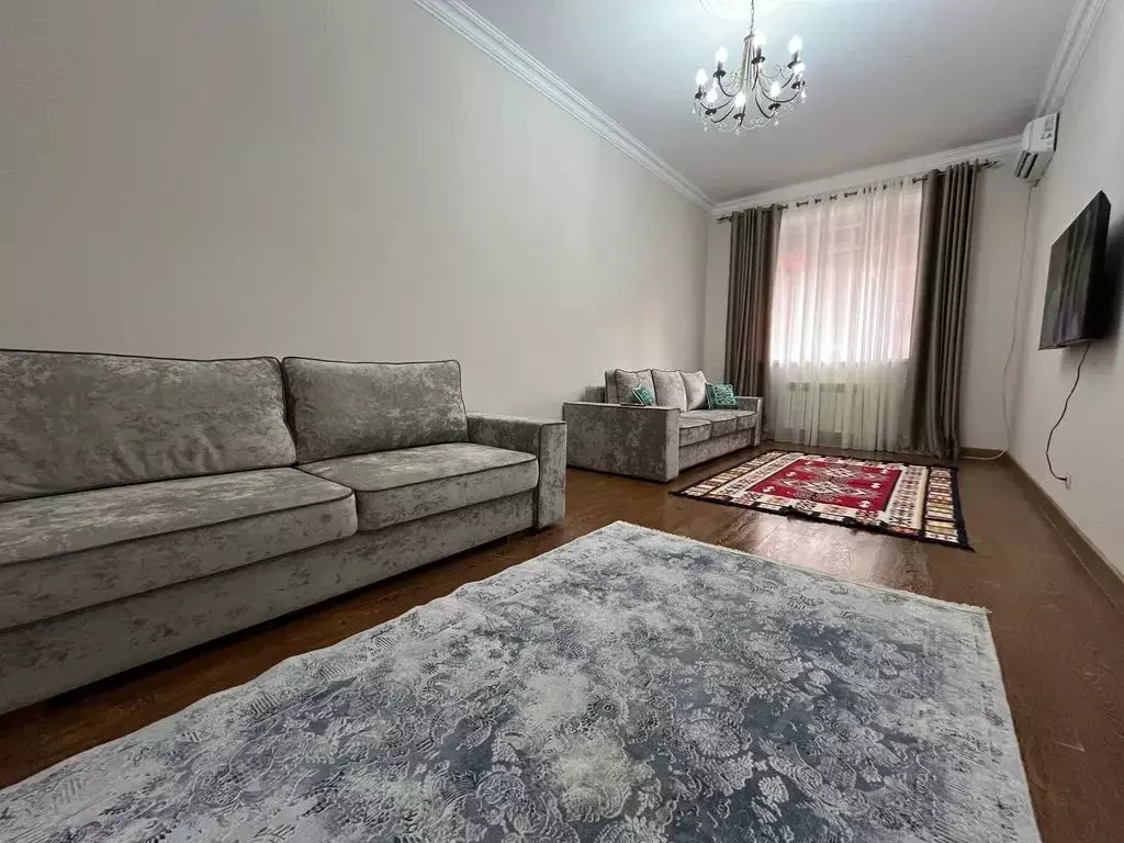 2-к кв. Дагестан, Махачкала ул. Кадарская, 40 (78.0 м) - Фото 1