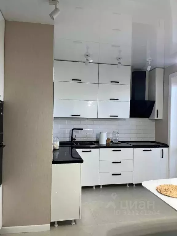 2-к кв. Саха (Якутия), Якутск ул. Лермонтова, 63 (56.0 м) - Фото 1