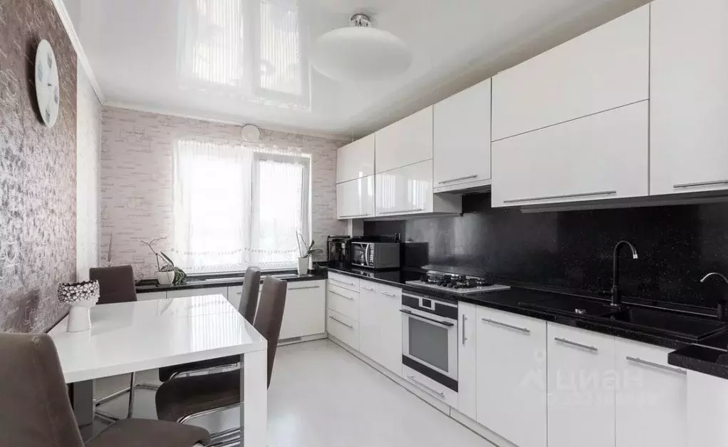 3-к кв. Калининградская область, Янтарный пгт ул. Советская, 110В ... - Фото 1