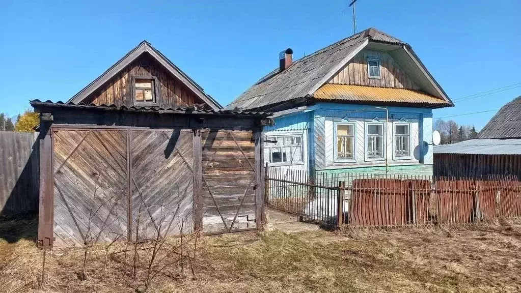 Дом в Кировская область, Омутнинск ул. Пугачева, 38 (34 м) - Фото 1