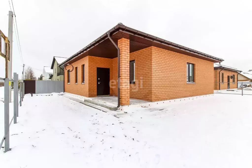 Дом в Тюменская область, Тюмень ул. Угорская (100 м) - Фото 0