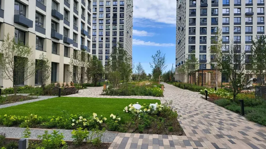 3-к кв. Омская область, Омск ул. Б.Г. Шаронова, 9 (81.9 м) - Фото 1