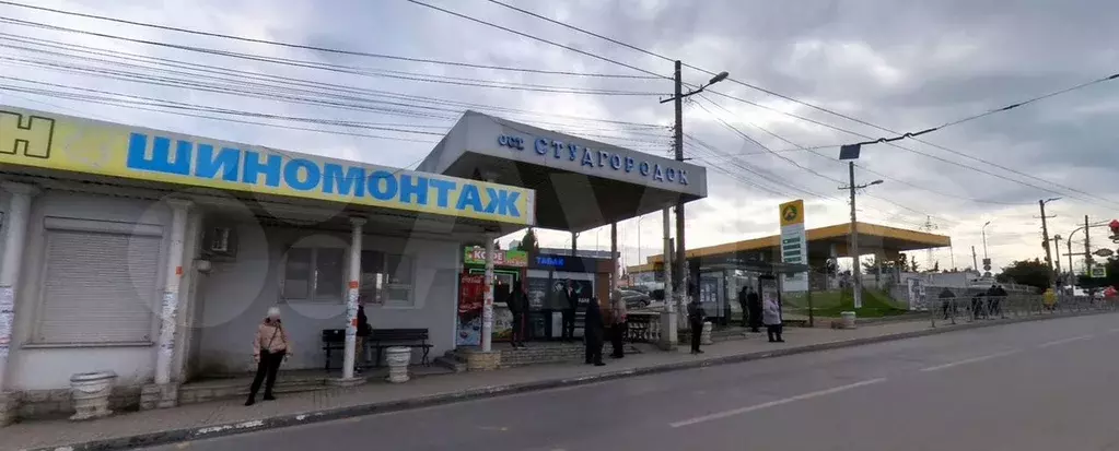 Студгородок. Торговое помещение на остановке, 10 м - Фото 0