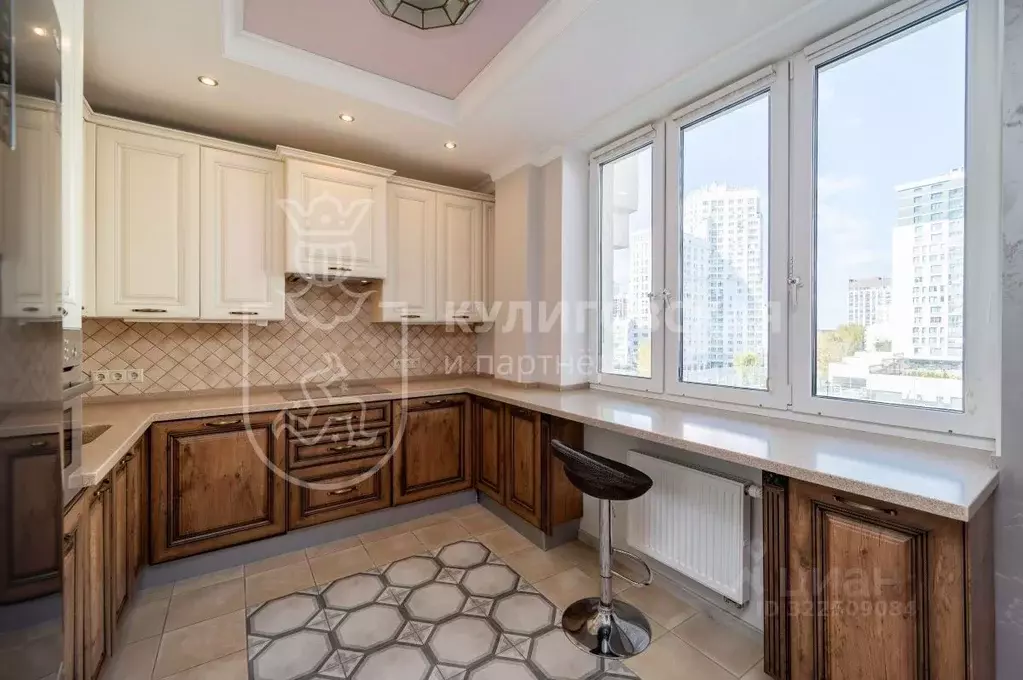 3-к кв. Свердловская область, Екатеринбург ул. Мельникова, 27 (96.5 м) - Фото 1