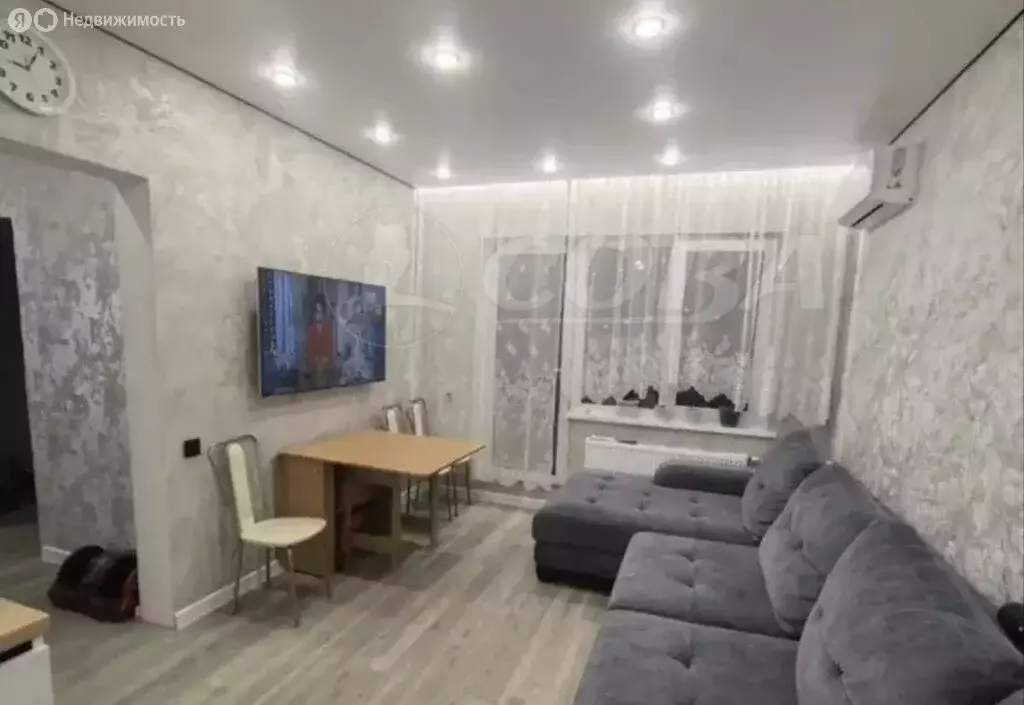 3-комнатная квартира: Тюмень, улица Игоря Комиссарова, 22 (63 м) - Фото 1