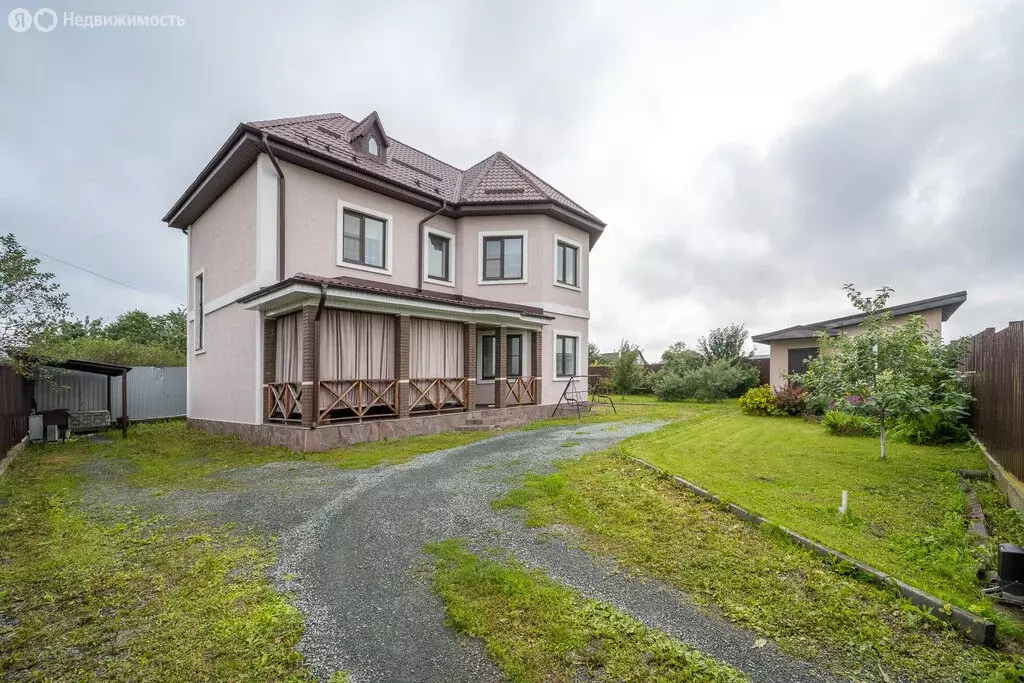 Дом в Арамиль, улица Щорса, 113 (200 м) - Фото 1