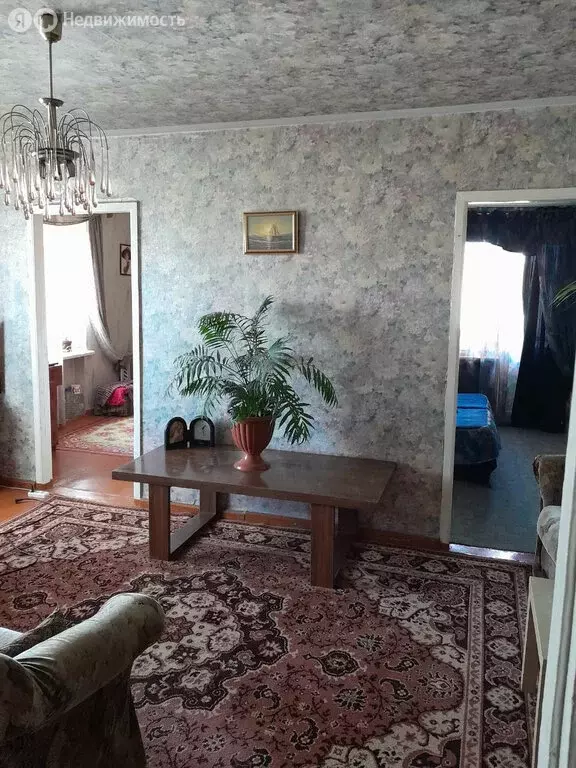4-комнатная квартира: Богданович, Октябрьская улица, 19 (59.4 м) - Фото 0