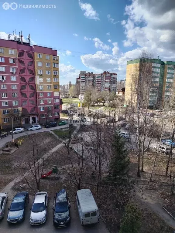 3-комнатная квартира: Курск, улица Майский Бульвар, 26 (74 м) - Фото 1