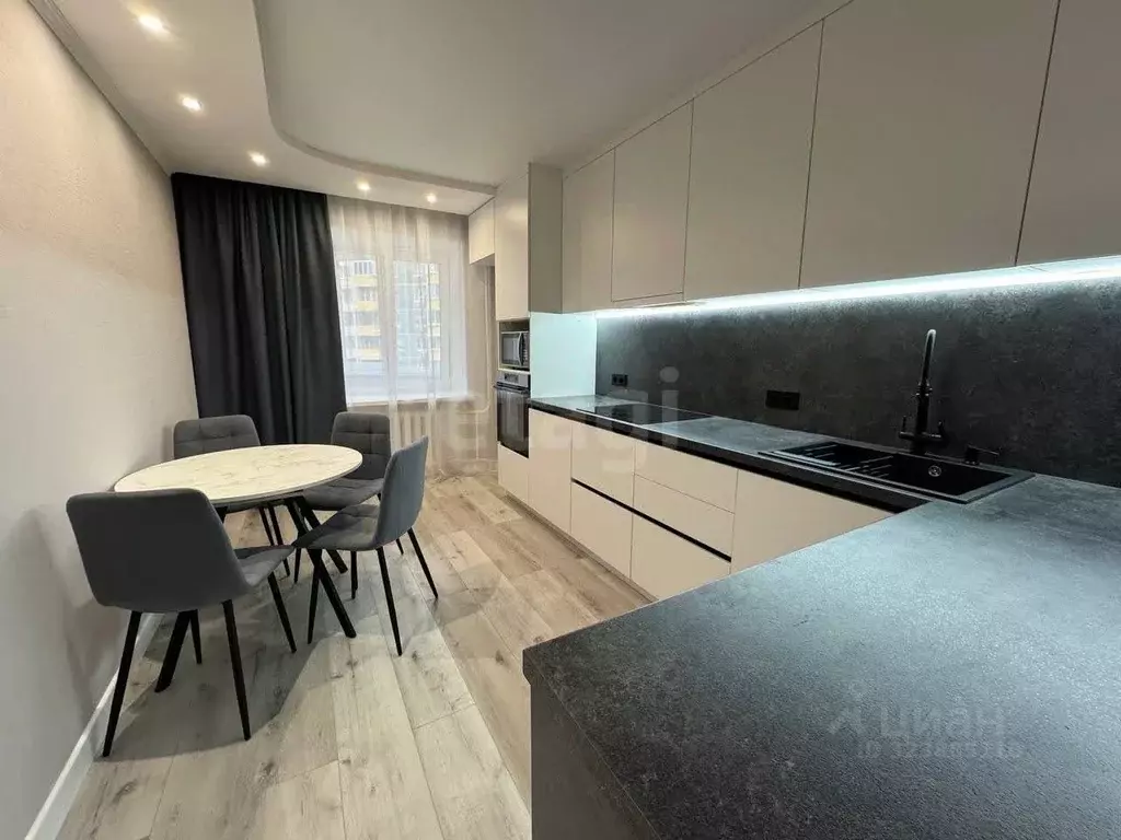 3-к кв. Тюменская область, Тюмень Широтная ул., 124 (85.6 м) - Фото 1