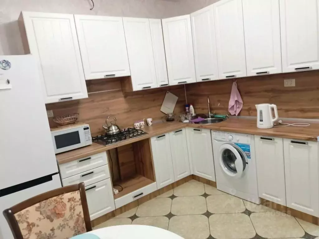 1-к кв. Дагестан, Каспийск ул. Молодежная, 4А (56.0 м) - Фото 0