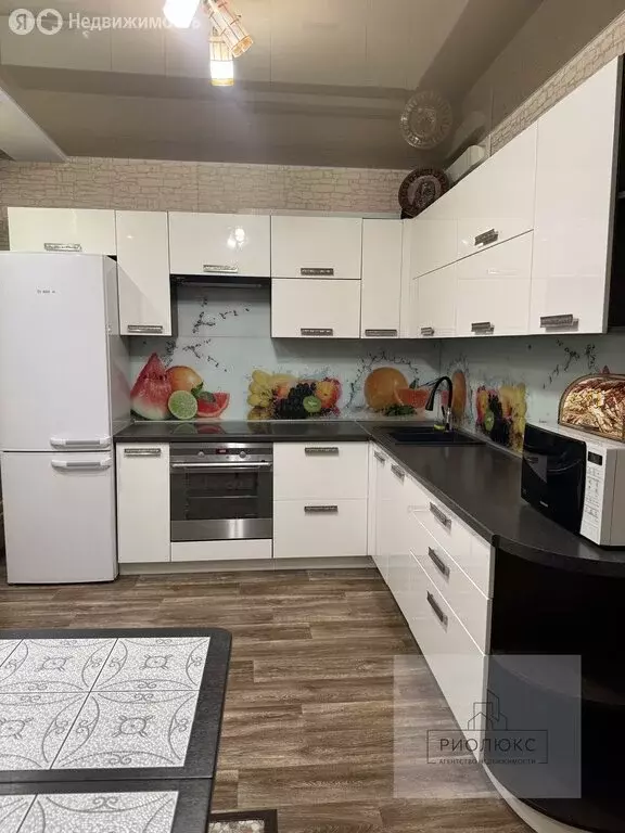 2-комнатная квартира: Челябинск, улица Салавата Юлаева, 30 (65 м) - Фото 1