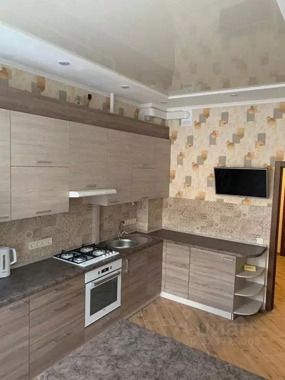 2-к кв. Крым, Симферополь пер. Смежный, 10 (64.0 м) - Фото 0