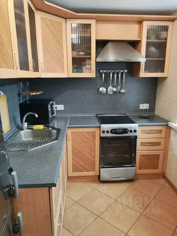 1-к кв. Тюменская область, Тюмень ул. Парфенова, 17 (50.0 м) - Фото 0