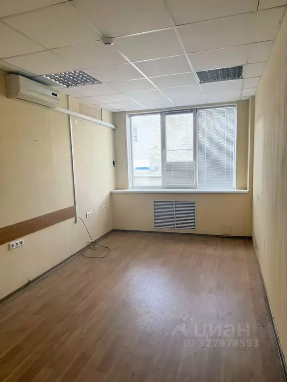 Офис в Краснодарский край, Краснодар Новороссийская ул., 220Е (16 м) - Фото 1