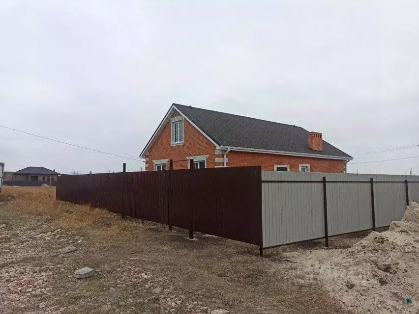 Дом в Ростовская область, Неклиновский район, Новобессергеневское ... - Фото 1