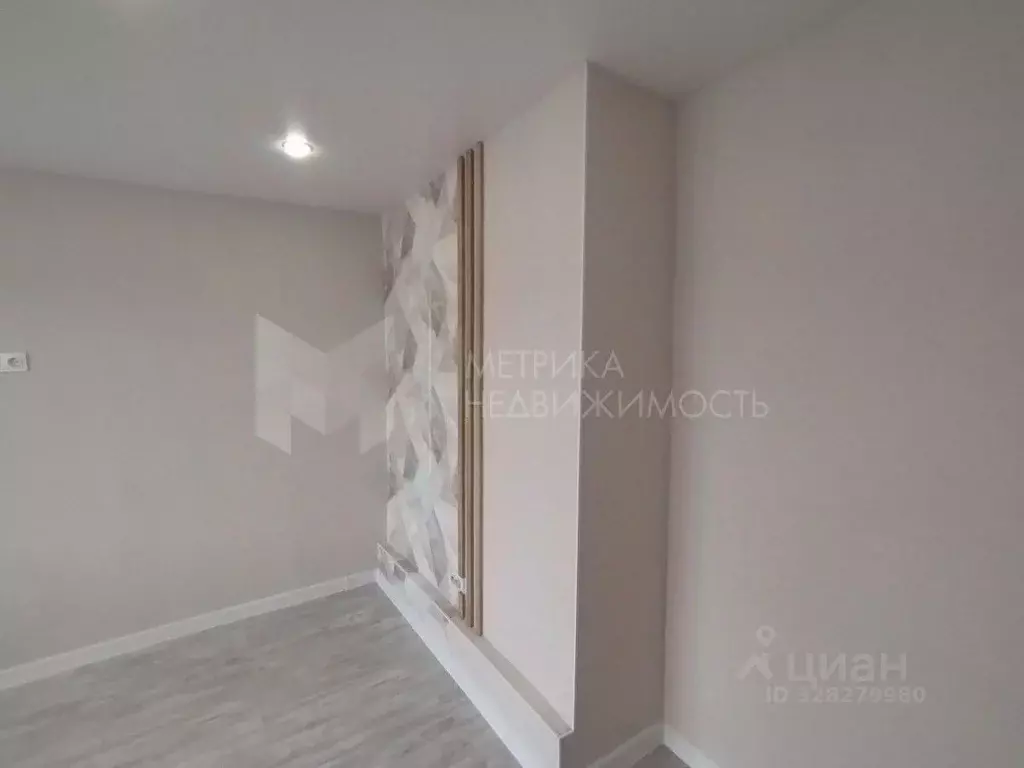 1-к кв. Тюменская область, Тюмень ул. Коммунаров, 26 (31.6 м) - Фото 1