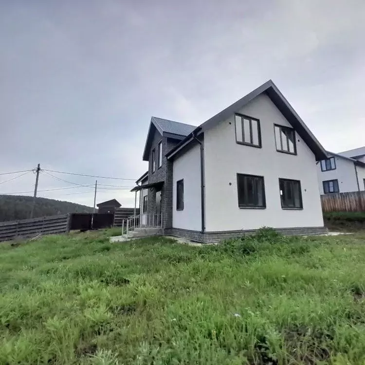 Дом в Иркутская область, Иркутский муниципальный округ, д. Карлук ул. ... - Фото 1