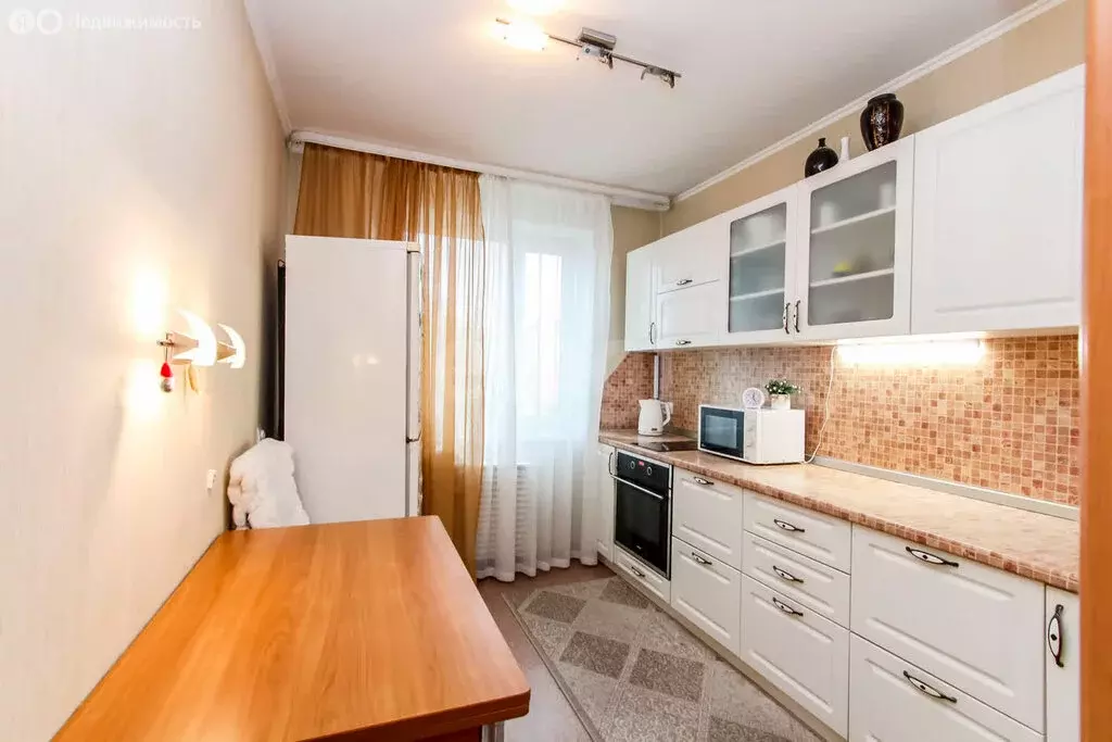 3-комнатная квартира: Тюмень, улица Газовиков, 3 (85.7 м) - Фото 1